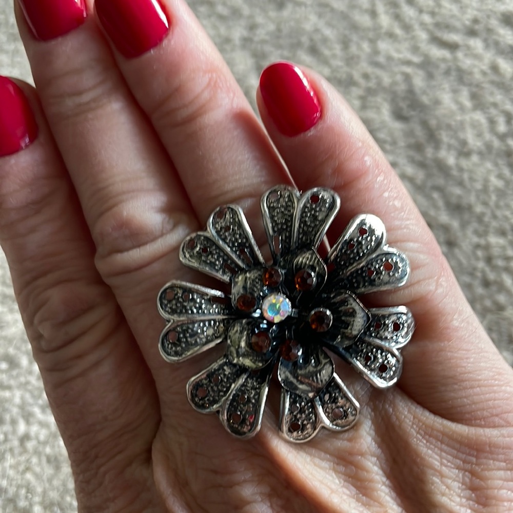 Large Gun Metal Rhinestone Flower Ring